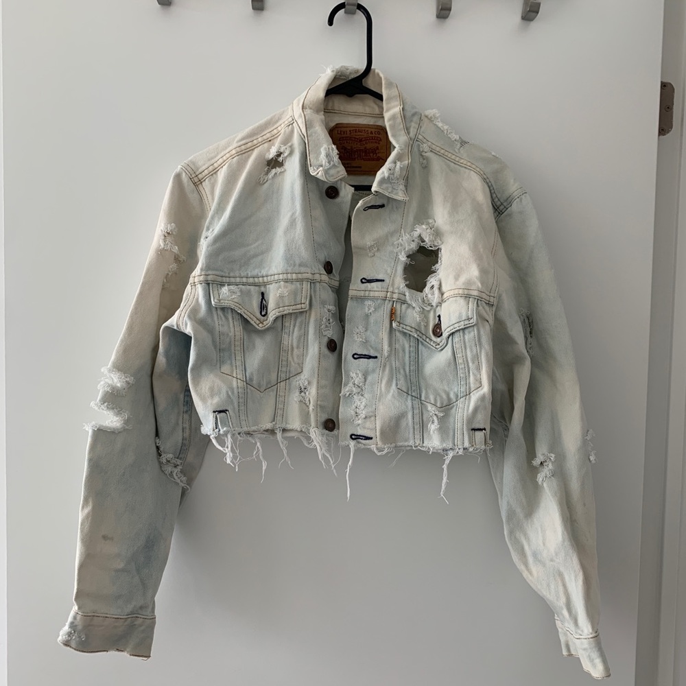 Distressed Levi’s cropped jacket - Picture 1 of 5
